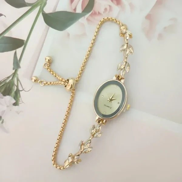 New Elegant Watch for Women Rhinestone Inlaid for Clover Lady Watches Oval Fashion Quartz Wristwatch Bracelet Clocks reloj mujer - Image 4